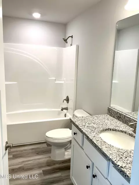 Bath - 13917 Ruby Ln, Biloxi, MS 39532 photo 6 of 11