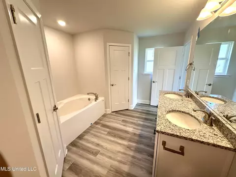 Bath - 13917 Ruby Ln, Biloxi, MS 39532 photo 1 of 11