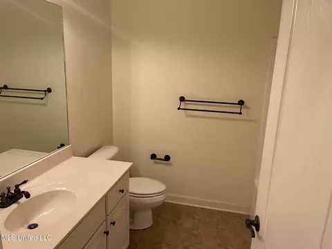 Bath - 362 Mallory Dr, Byram, MS 39272 photo 4 of 4