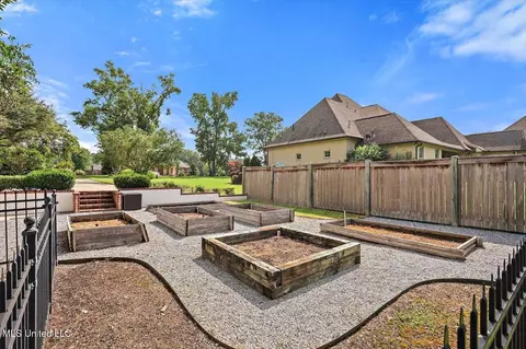 Exterior - 100 Indian Creek Blvd, Flowood, MS 39232 photo 11 of 16