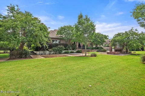 Exterior - 100 Indian Creek Blvd, Flowood, MS 39232 photo 14 of 16