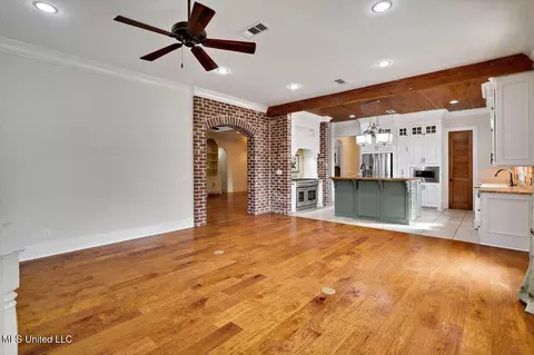 Living - 100 Indian Creek Blvd, Flowood, MS 39232 photo 9 of 9