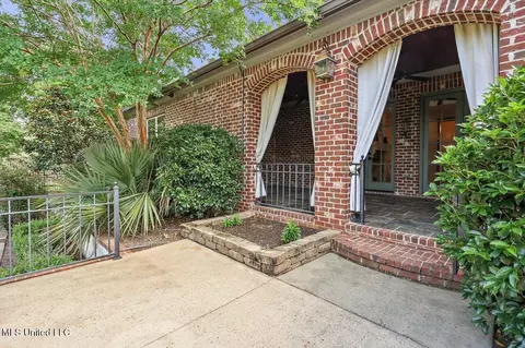 Exterior - 100 Indian Creek Blvd, Flowood, MS 39232 photo 8 of 16