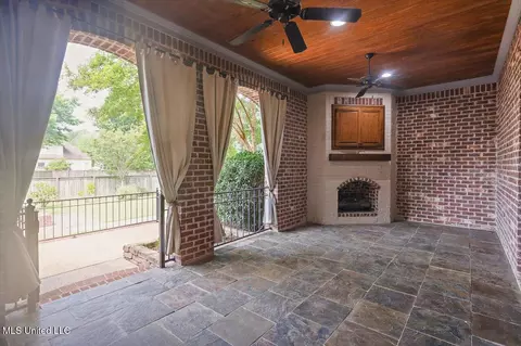 Exterior - 100 Indian Creek Blvd, Flowood, MS 39232 photo 6 of 16