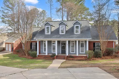307 Holley Ln, Ridgeland, MS 39157