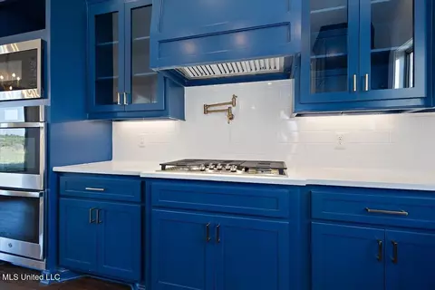 Kitchen - 136 Meadow Oaks Ln, Jackson, MS 39209 photo 2 of 3