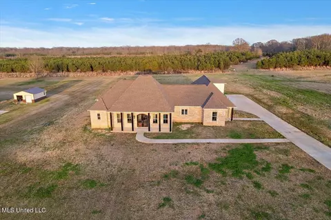 Exterior - 136 Meadow Oaks Ln, Jackson, MS 39209 photo 6 of 6