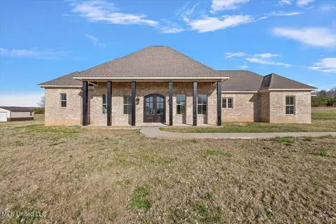 136 Meadow Oaks Ln, Jackson, MS 39209