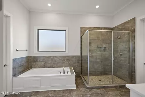 Bath - 136 Meadow Oaks Ln, Jackson, MS 39209 photo 1 of 8