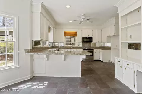 2151 Sheffield Dr, Jackson, MS 39211 photo 8