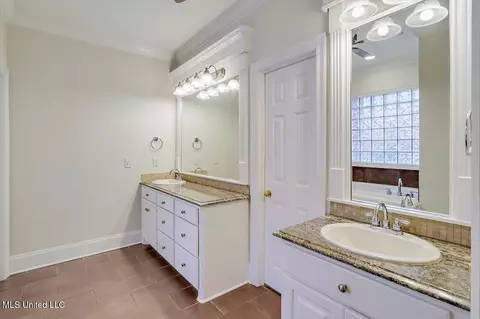 Bath - 107 Misty Cv, Madison, MS 39110 photo 1 of 4