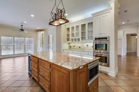 Kitchen - 107 Misty Cv, Madison, MS 39110 photo 2 of 4