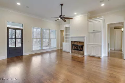 Living - 107 Misty Cv, Madison, MS 39110 photo 4 of 4