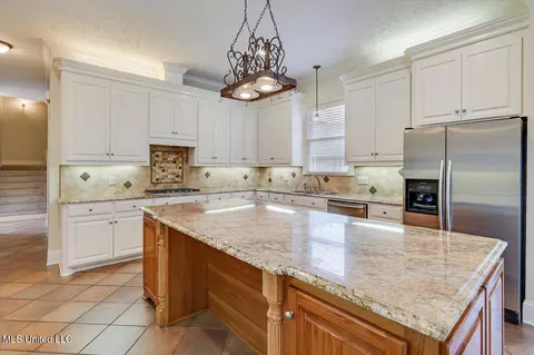 Kitchen - 107 Misty Cv, Madison, MS 39110 photo 1 of 4