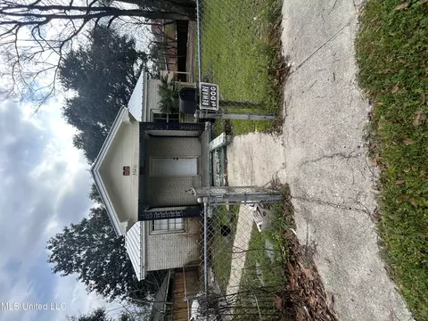 3621 Southward Dr, Gulfport, MS 39501
