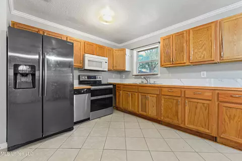 Kitchen - 10108 Dawnview Way, Moss Point, MS 39562 photo 1 of 1