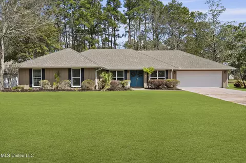 7423 Mahalo Hui Dr, Diamondhead, MS 39525
