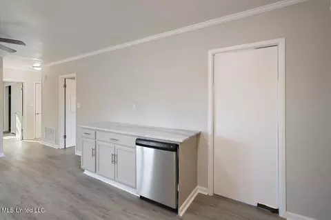 Kitchen - 753 E Simpson Highway 28, Magee, MS 39111 photo 4 of 4
