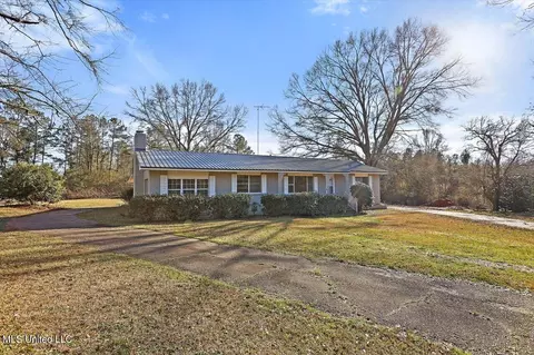 Exterior - 753 E Simpson Highway 28, Magee, MS 39111 photo 1 of 5