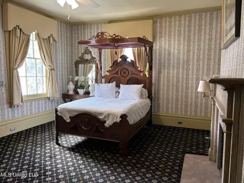 Bedroom - 705 Washington St, Natchez, MS 39120 photo 2 of 5