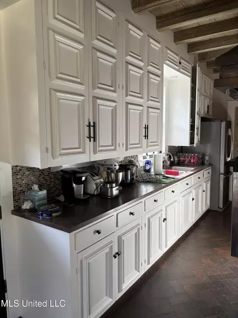 Kitchen - 705 Washington St, Natchez, MS 39120 photo 1 of 6