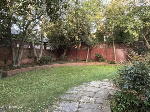 Exterior - 705 Washington St, Natchez, MS 39120 photo 9 of 15