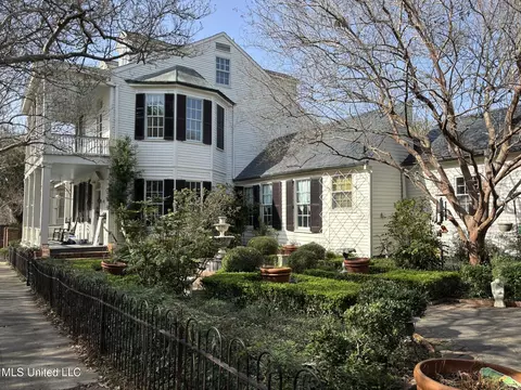 Exterior - 705 Washington St, Natchez, MS 39120 photo 2 of 15