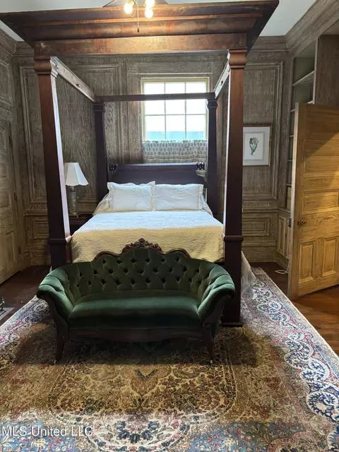 Bedroom - 705 Washington St, Natchez, MS 39120 photo 1 of 5