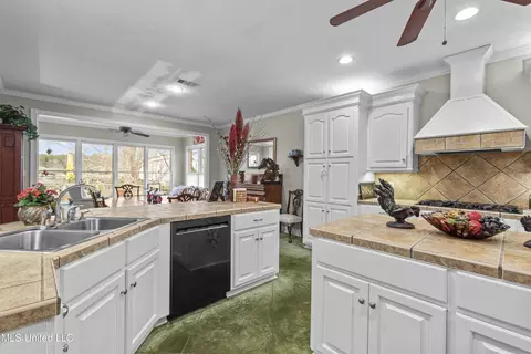 Kitchen - 144 Northshore Way, Madison, MS 39110 photo 1 of 2