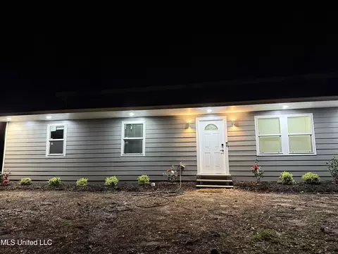 Exterior - 901 Post Rd, Clinton, MS 39056 photo 4 of 6