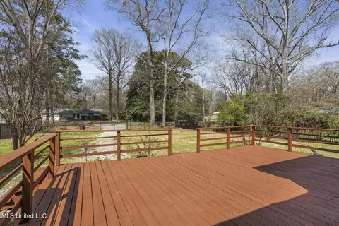 Exterior - 736 Eagle Ave, Jackson, MS 39206 photo 3 of 10