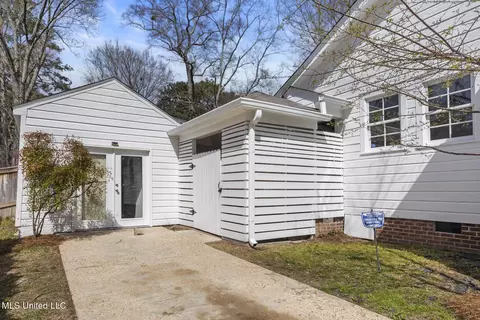 Exterior - 736 Eagle Ave, Jackson, MS 39206 photo 9 of 10