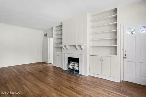 Living - 736 Eagle Ave, Jackson, MS 39206 photo 6 of 7