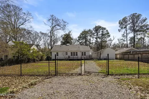 Exterior - 736 Eagle Ave, Jackson, MS 39206 photo 7 of 10