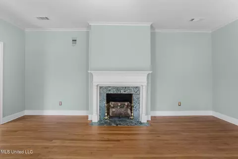 Living - 736 Eagle Ave, Jackson, MS 39206 photo 3 of 7