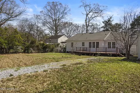 Exterior - 736 Eagle Ave, Jackson, MS 39206 photo 6 of 10