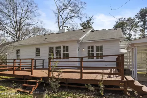Exterior - 736 Eagle Ave, Jackson, MS 39206 photo 8 of 10