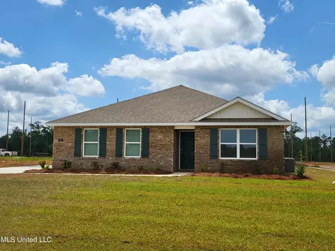 15 Monarch Dr, Lucedale, MS 39452