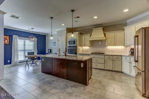 Kitchen - 4151 Bakersfield Dr, Nesbit, MS 38651 photo 5 of 5