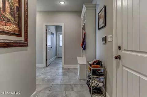 Entry Way - 4151 Bakersfield Dr, Nesbit, MS 38651 photo 4 of 4