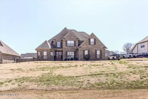 4151 Bakersfield Dr, Nesbit, MS 38651