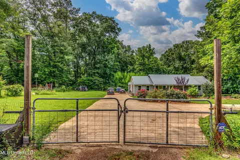 6077 Highway 18, Utica, MS 39175
