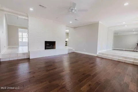 Living - 124 Richmond Dr, Brandon, MS 39042 photo 3 of 5