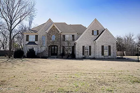8919 Dehart Dr, Olive Branch, MS 38654