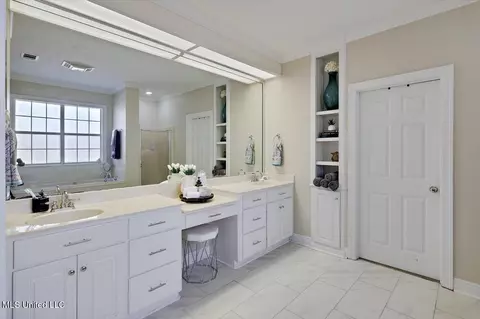 Bath - 1120 Pointe Cv, Brandon, MS 39042 photo 1 of 6
