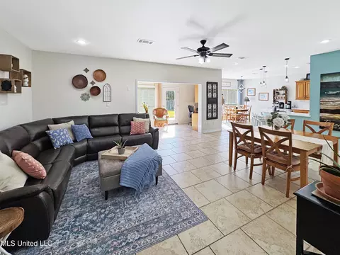 515 N Forest Ave, Long Beach, MS 39560 photo 7