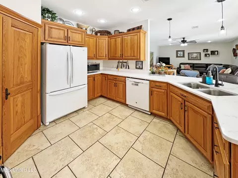 515 N Forest Ave, Long Beach, MS 39560 photo 12