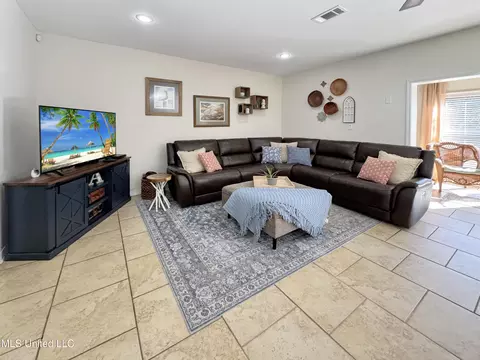 515 N Forest Ave, Long Beach, MS 39560 photo 8