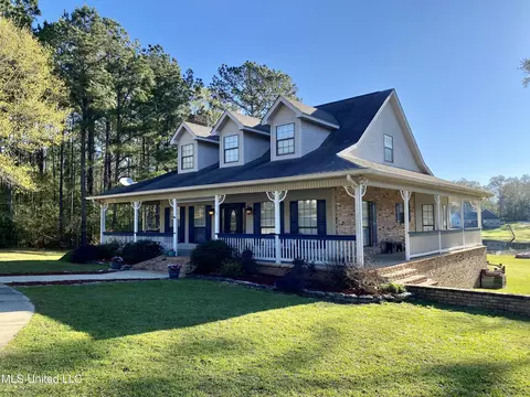 31 Cove Lake Rd, Carriere, MS 39426