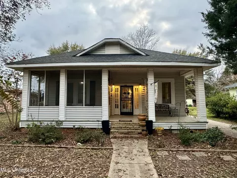306 Willeroy St, Leland, MS 38756